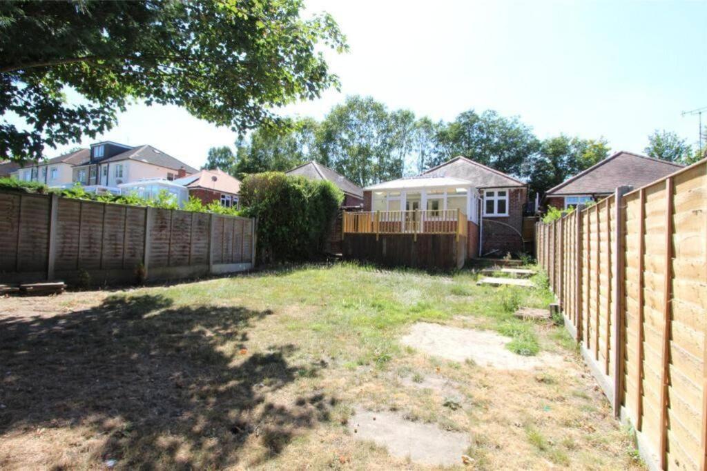 Accessible 3-Bedroom Bungalow With Patio +Driveway Southampton Eksteriør billede