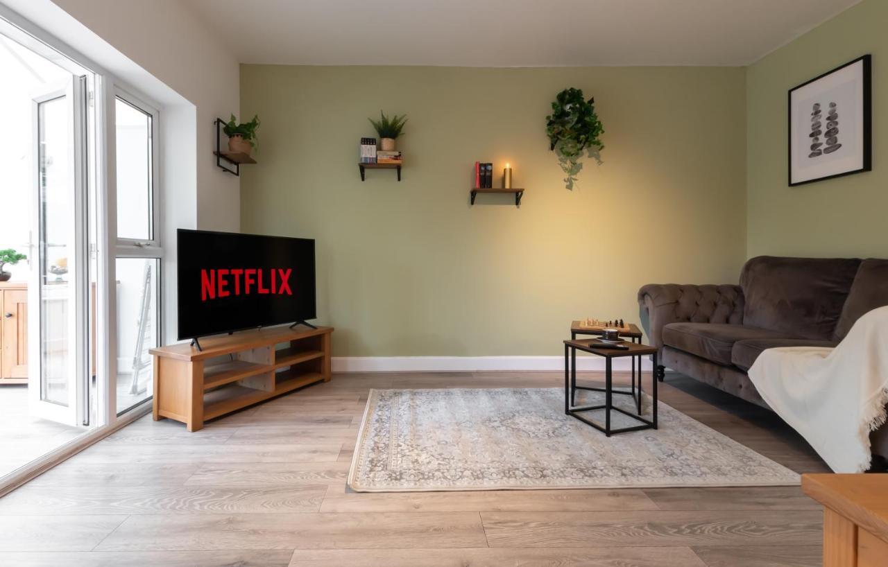Accessible 3-Bedroom Bungalow With Patio +Driveway Southampton Eksteriør billede