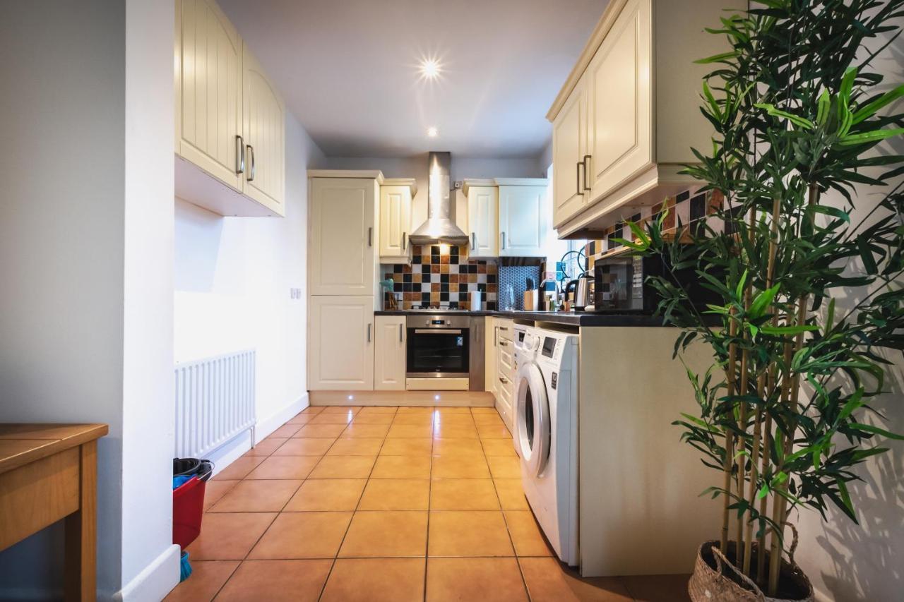 Accessible 3-Bedroom Bungalow With Patio +Driveway Southampton Eksteriør billede