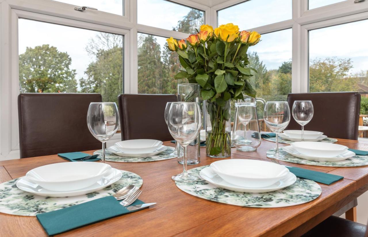 Accessible 3-Bedroom Bungalow With Patio +Driveway Southampton Eksteriør billede