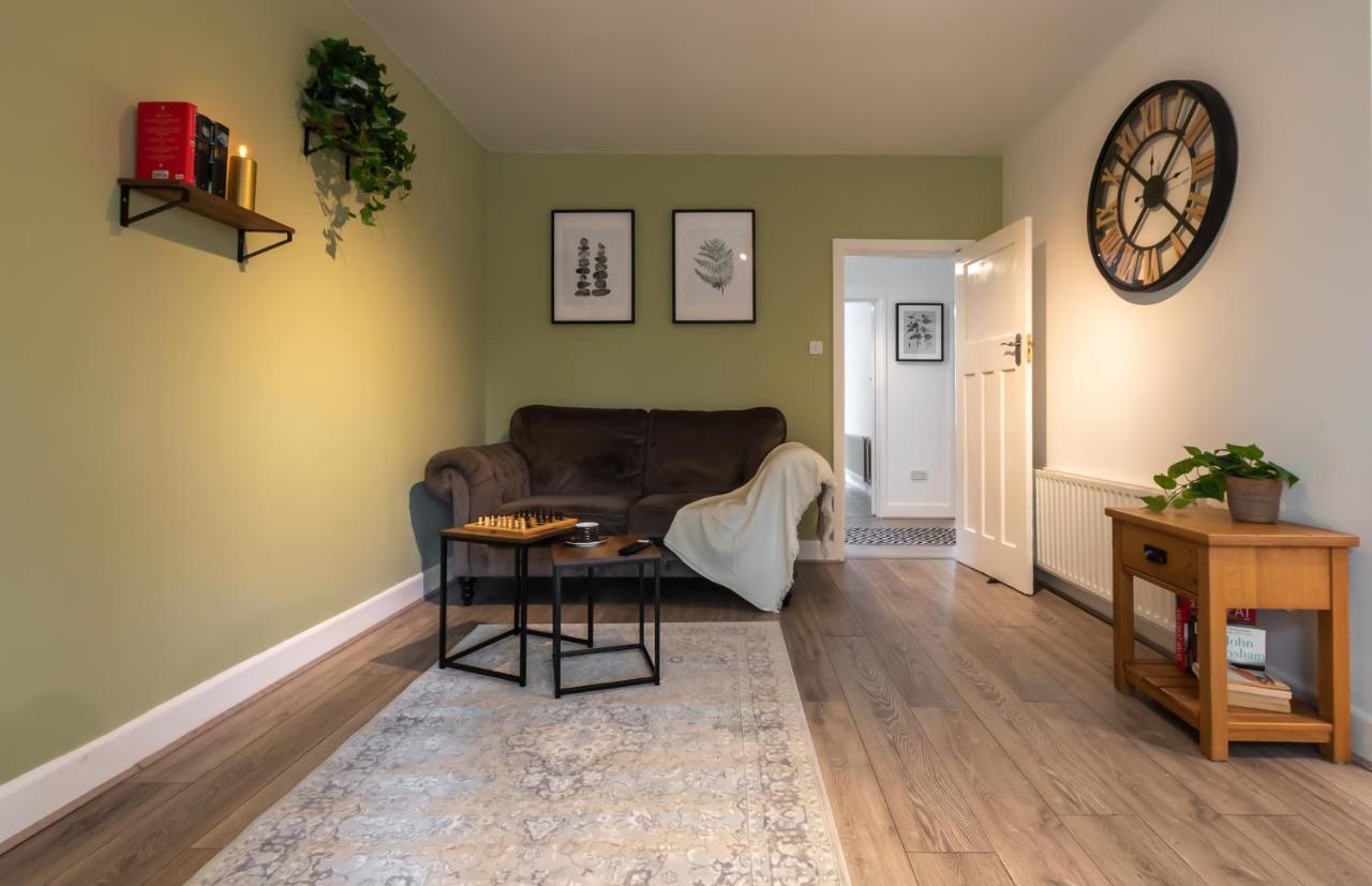 Accessible 3-Bedroom Bungalow With Patio +Driveway Southampton Eksteriør billede