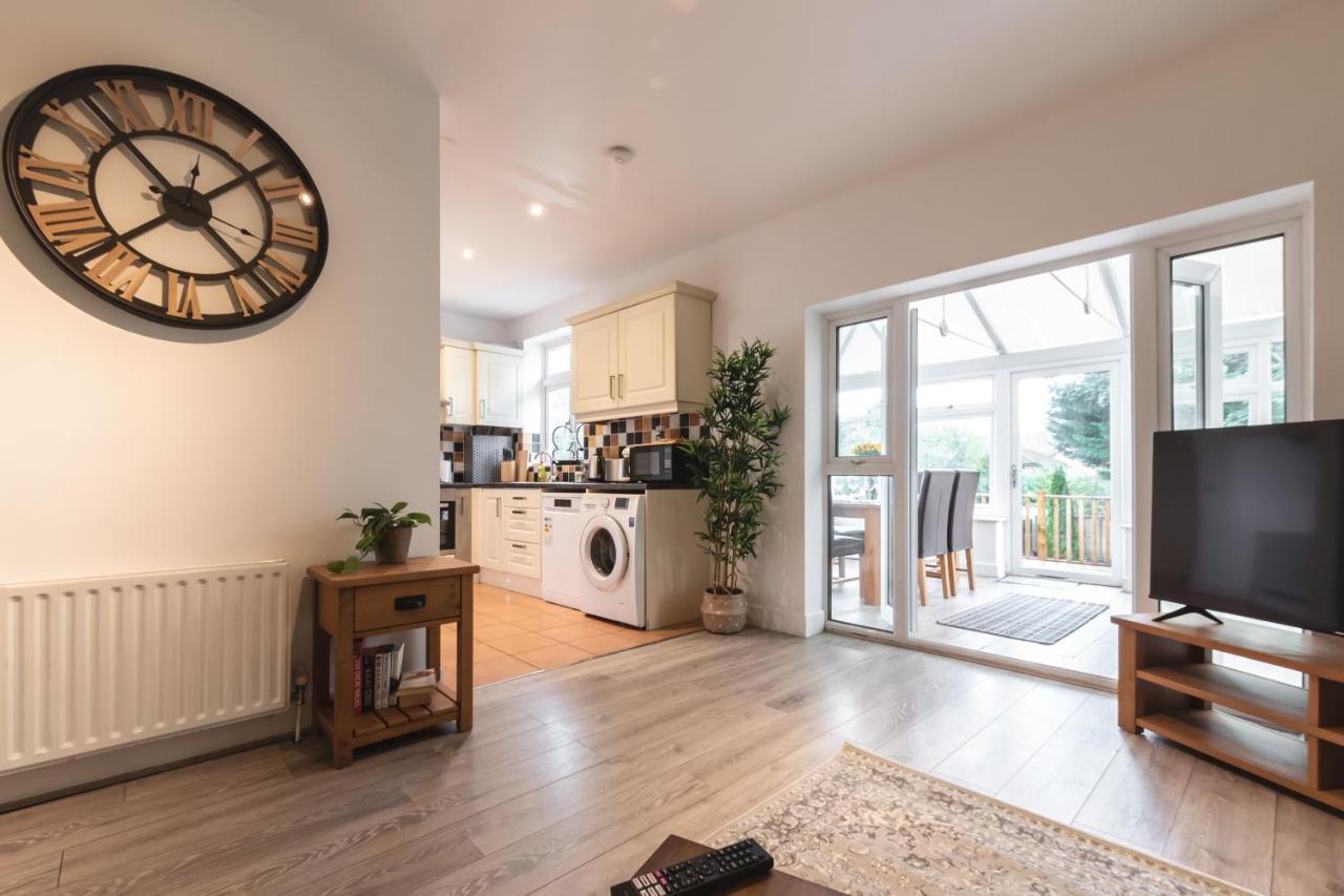 Accessible 3-Bedroom Bungalow With Patio +Driveway Southampton Eksteriør billede